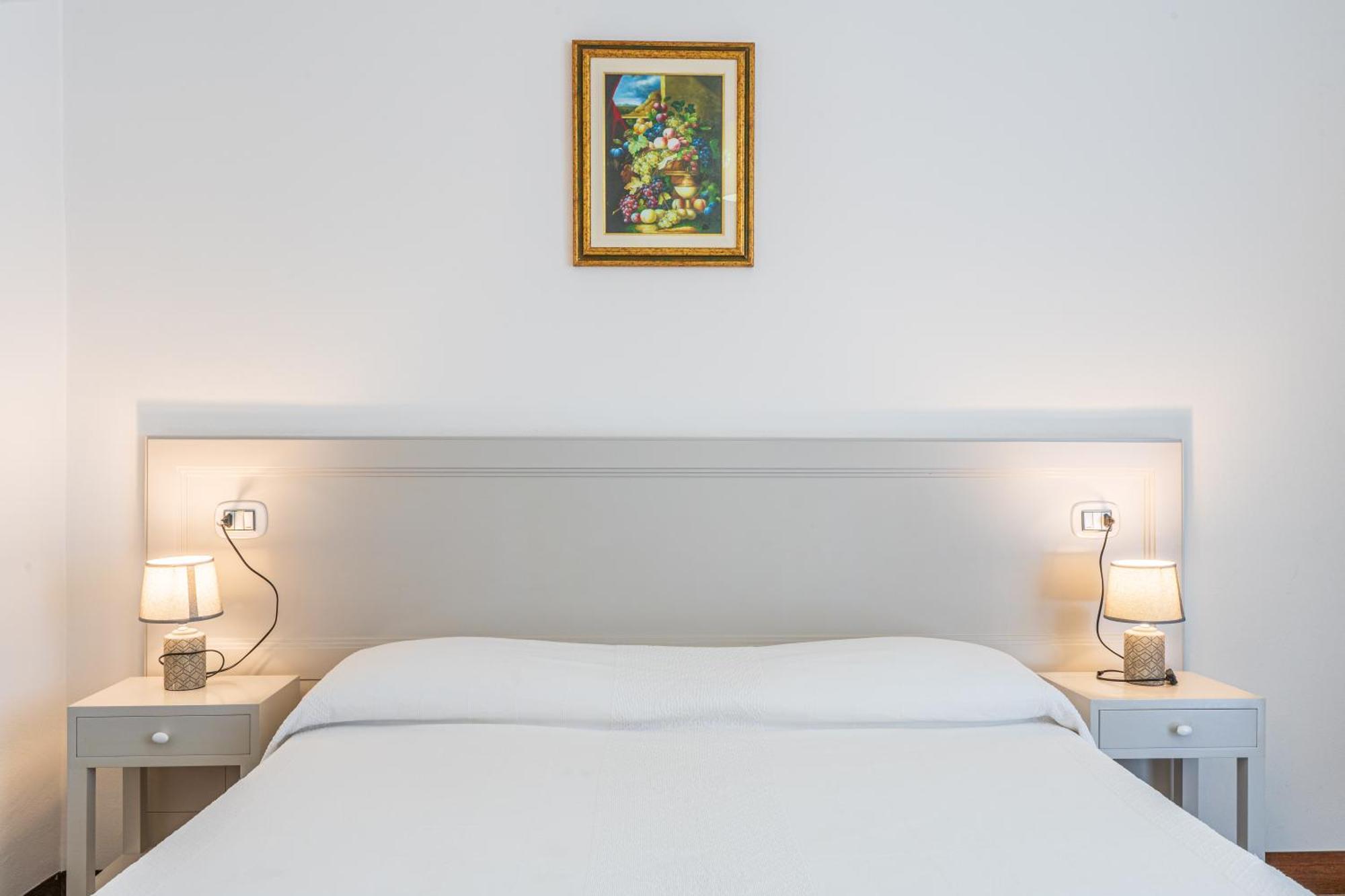 Albergo Residenziale La Corte ตอร์โตลี ภายนอก รูปภาพ