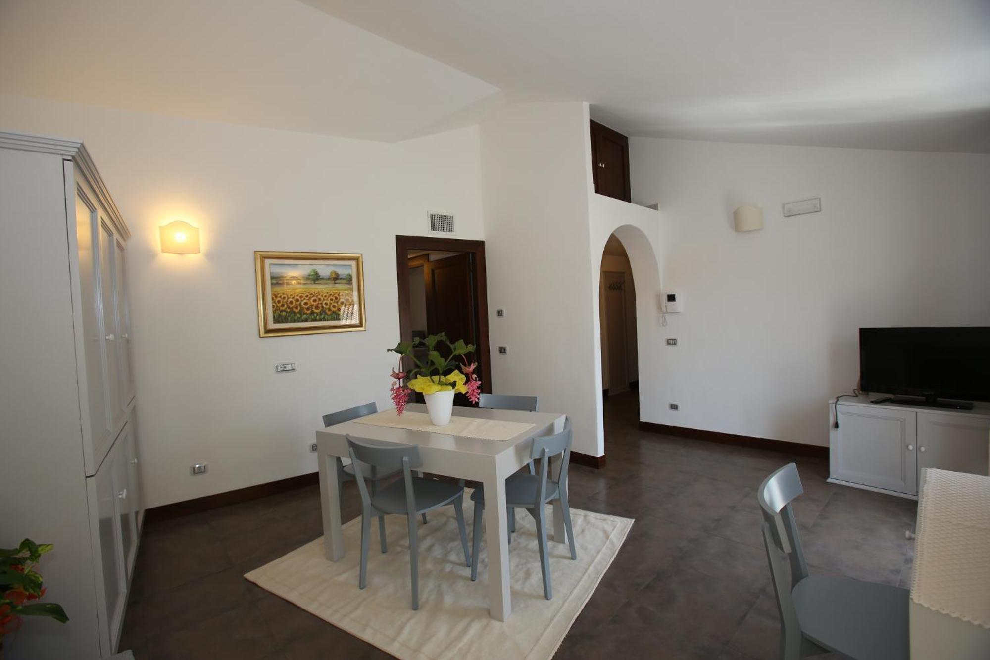 Albergo Residenziale La Corte ตอร์โตลี ภายนอก รูปภาพ