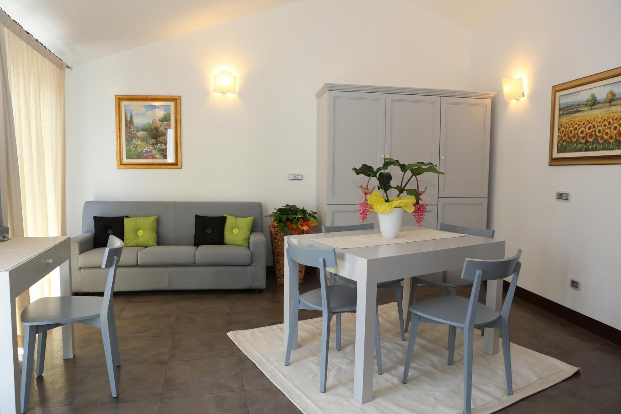 Albergo Residenziale La Corte ตอร์โตลี ภายนอก รูปภาพ