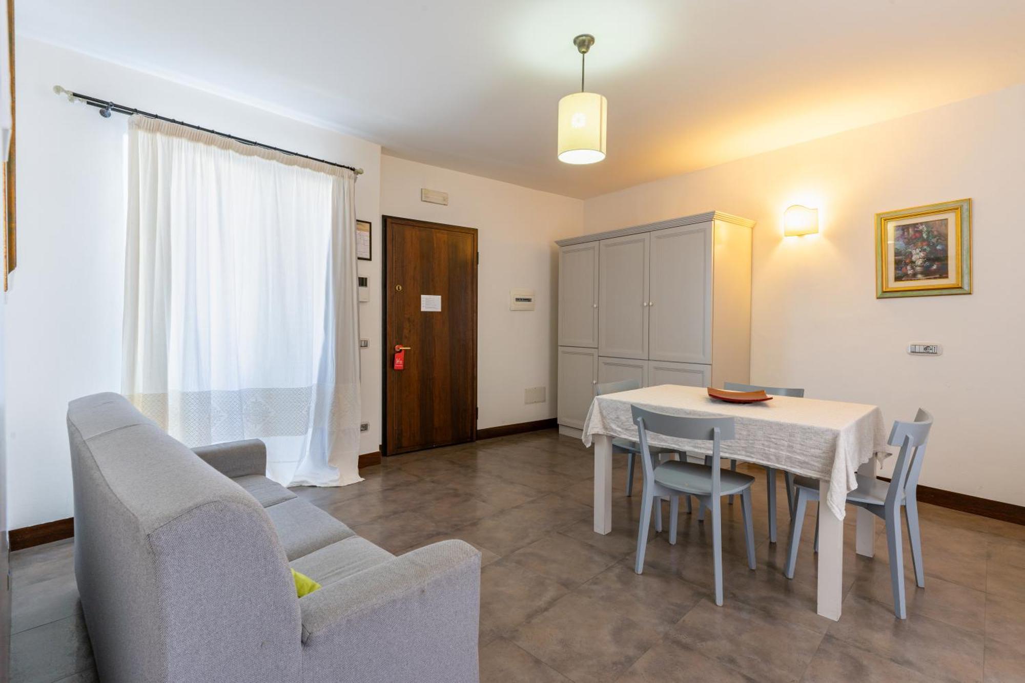 Albergo Residenziale La Corte ตอร์โตลี ภายนอก รูปภาพ