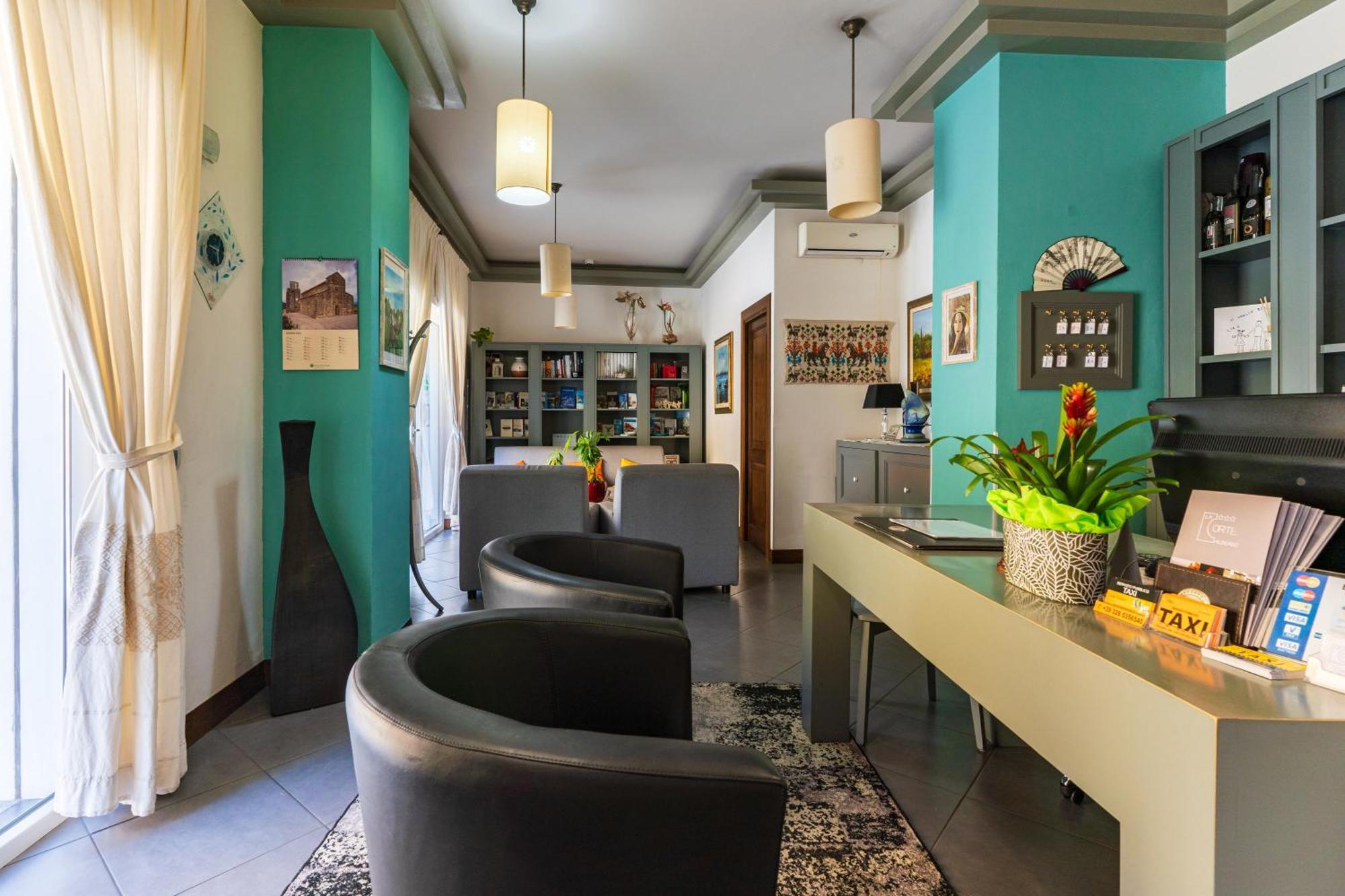 Albergo Residenziale La Corte ตอร์โตลี ภายนอก รูปภาพ