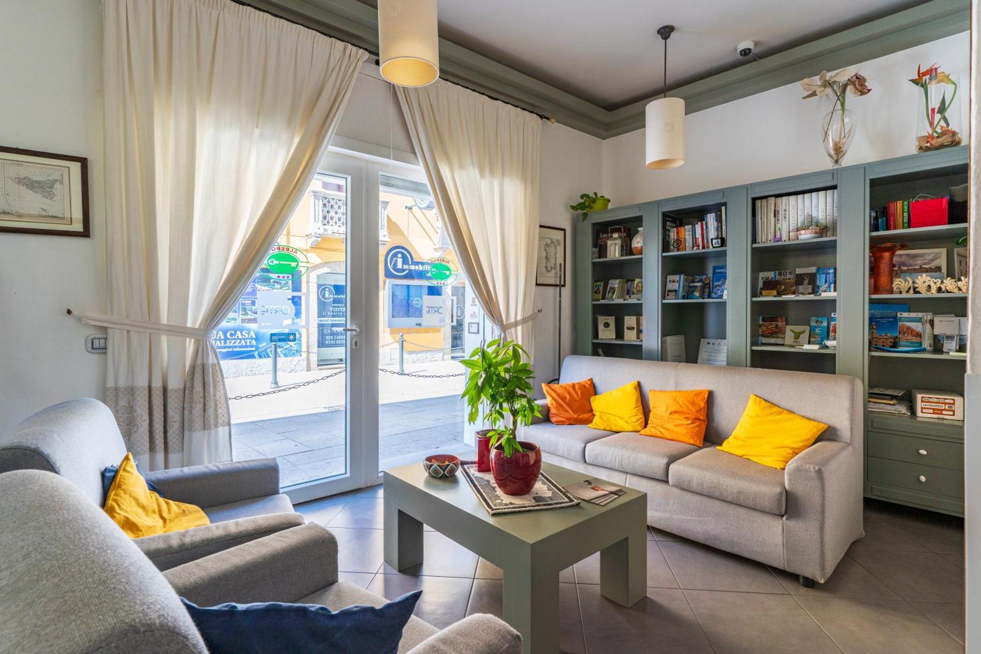 Albergo Residenziale La Corte ตอร์โตลี ภายนอก รูปภาพ
