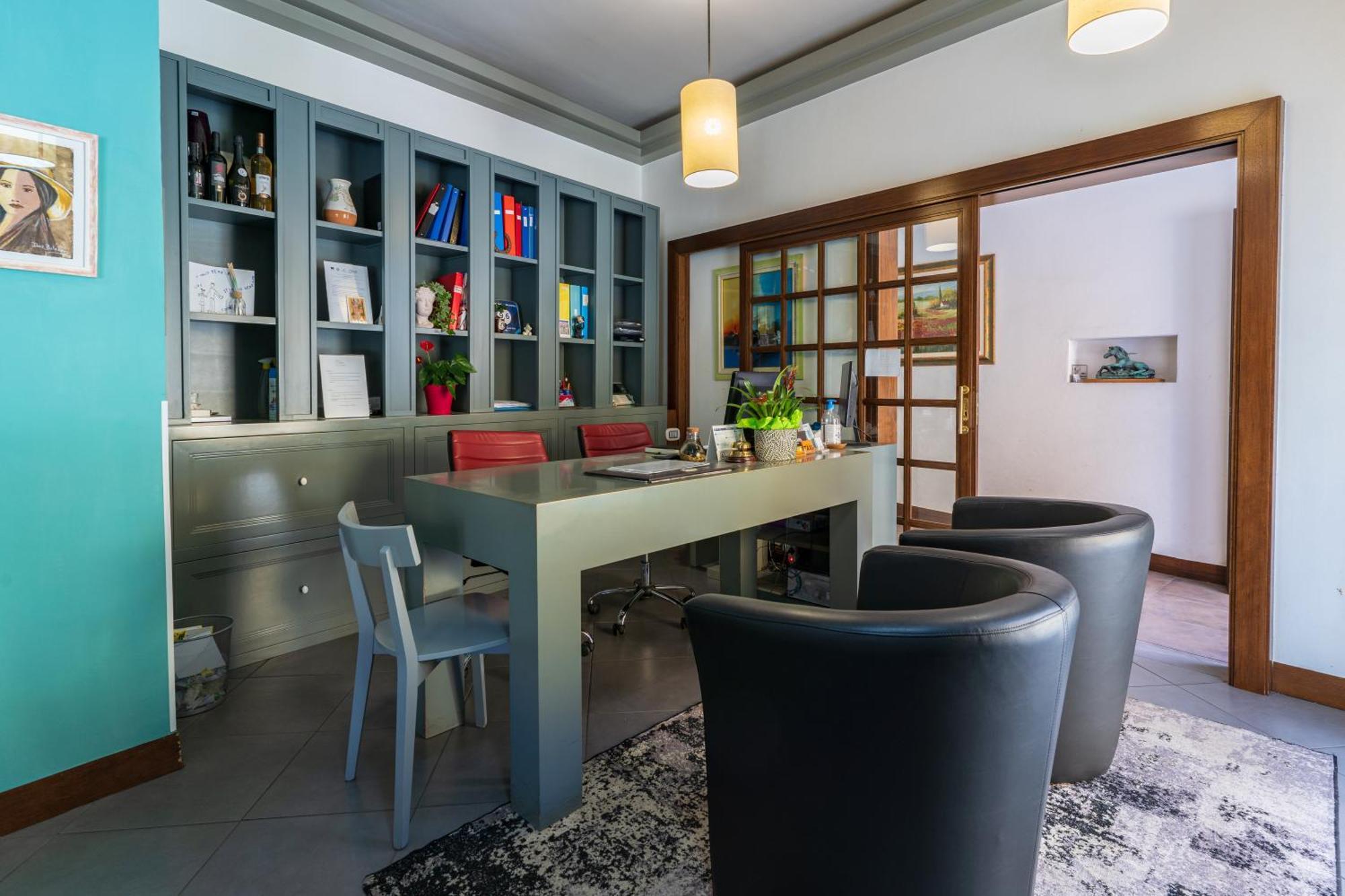 Albergo Residenziale La Corte ตอร์โตลี ภายนอก รูปภาพ