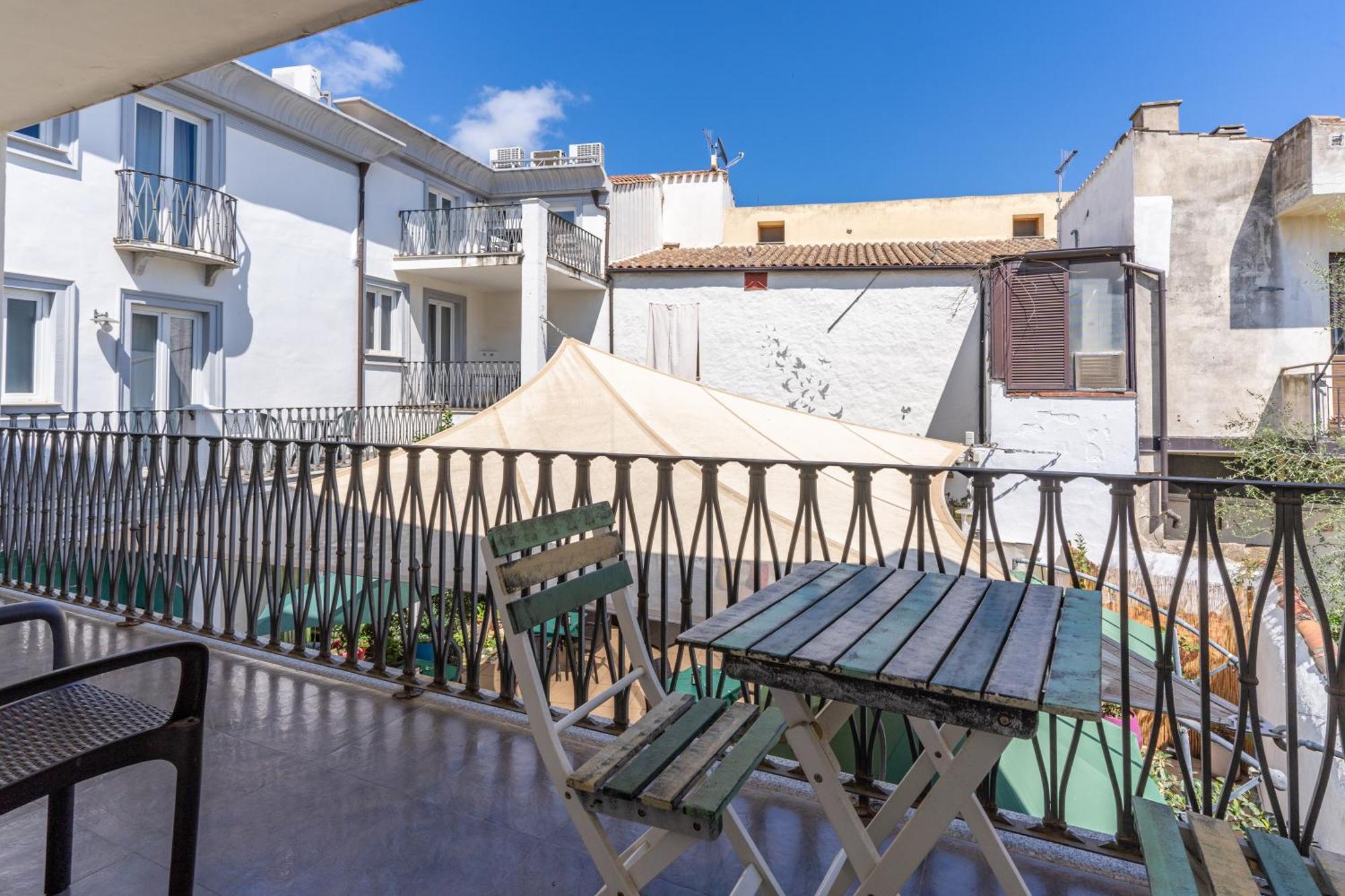 Albergo Residenziale La Corte ตอร์โตลี ภายนอก รูปภาพ