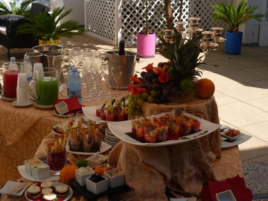 Albergo Residenziale La Corte ตอร์โตลี ภายนอก รูปภาพ