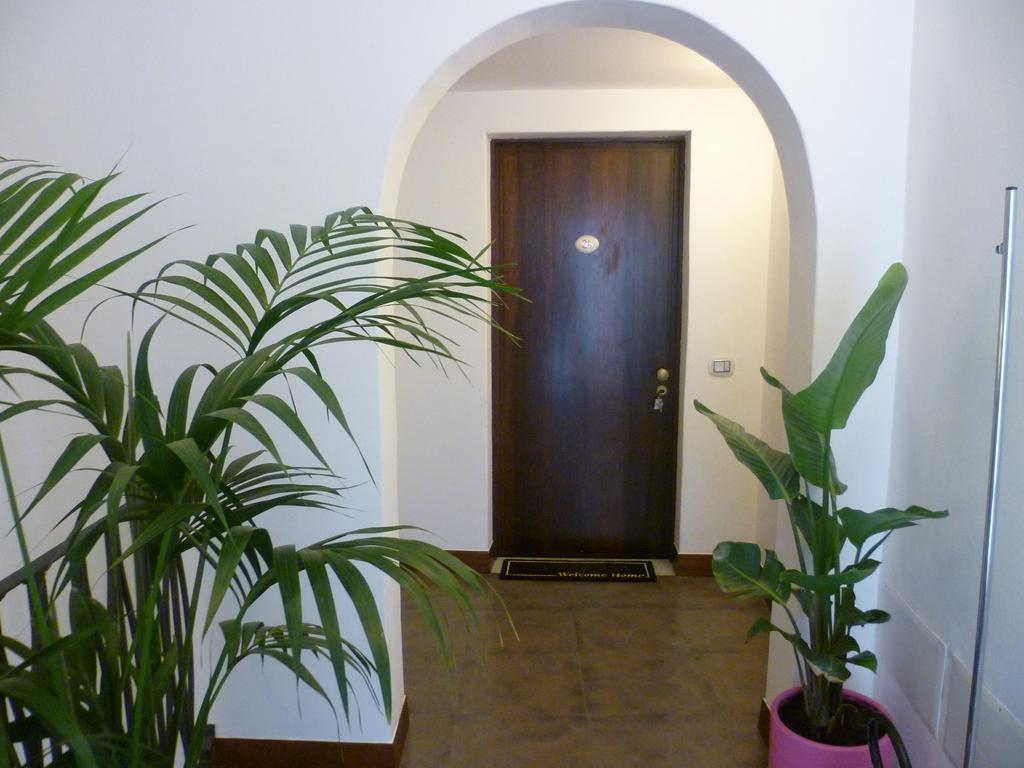 Albergo Residenziale La Corte ตอร์โตลี ภายนอก รูปภาพ
