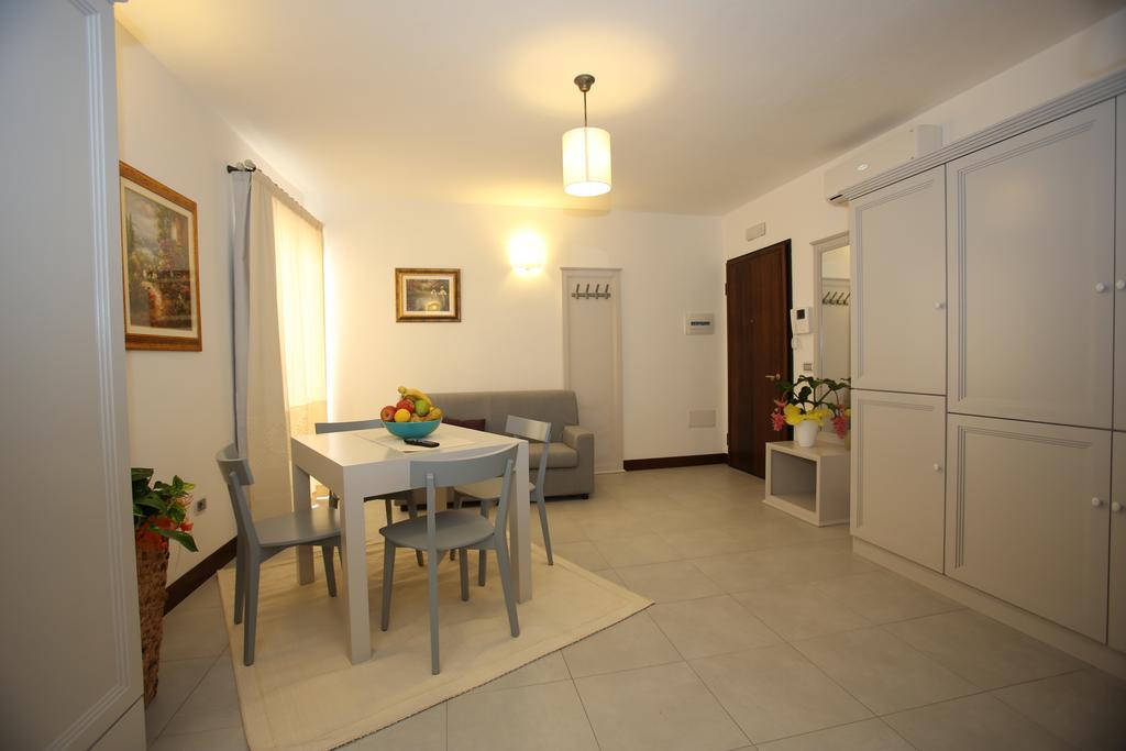 Albergo Residenziale La Corte ตอร์โตลี ห้อง รูปภาพ